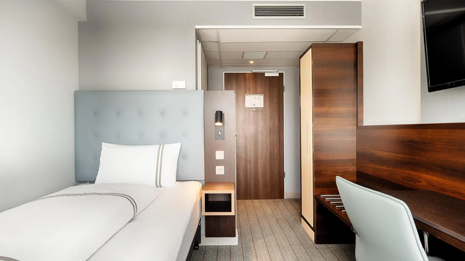 Premier Inn Berlin City Sued 3*,  Alemania