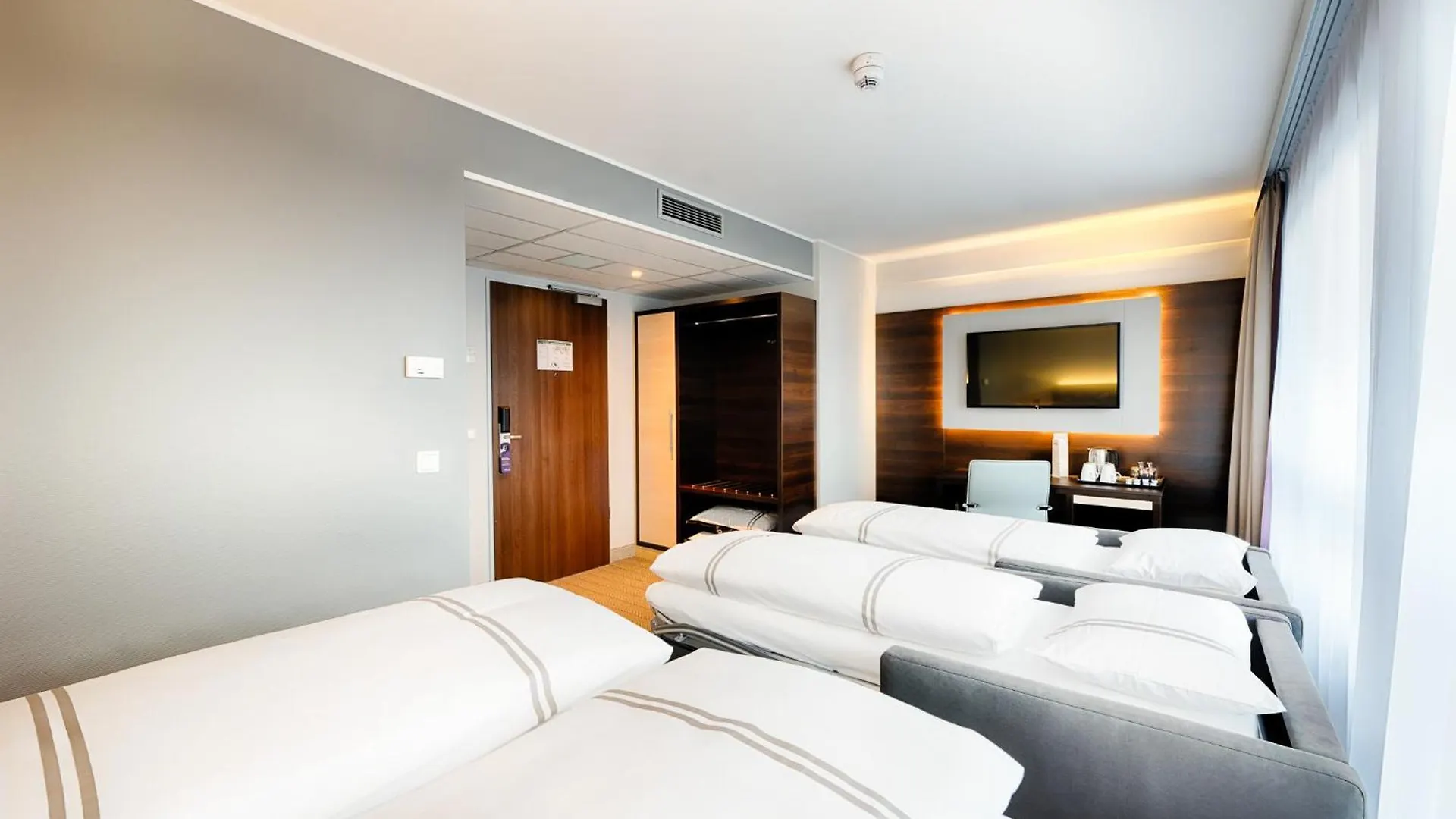 Premier Inn Berlin City Sued מלון